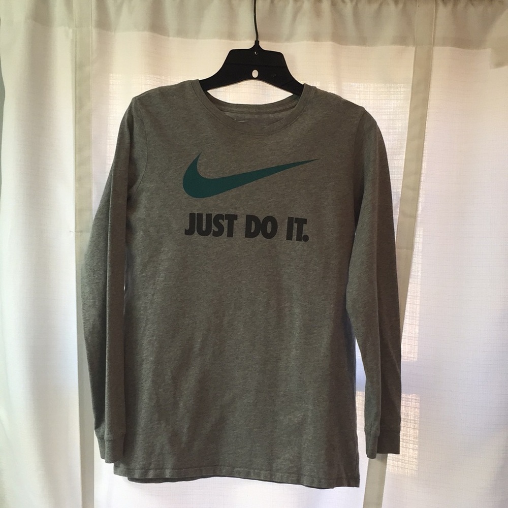 Boys Nike T-shirt. Size extra large.